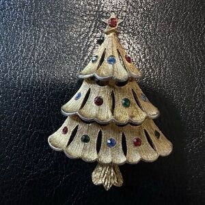 JJ Jonette Vintage signed Gold Christmas Tree Brooch